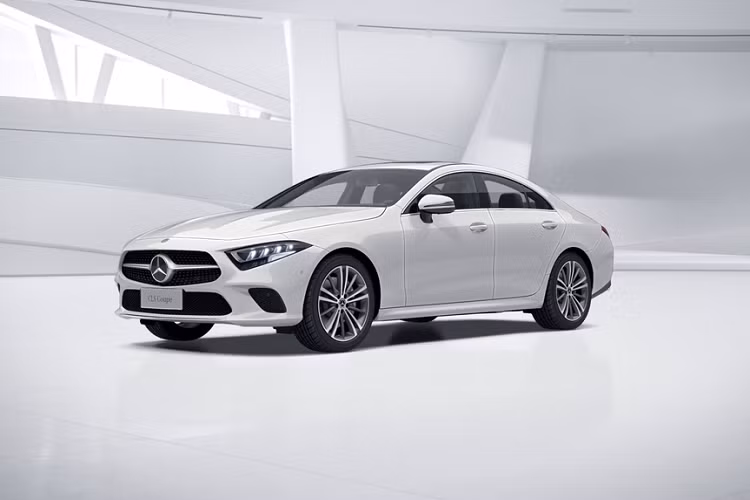Để tiếp cận được nhiều khách hàng cùng với mức thuế dễ thở hơn, hãng xe sang Đức vừa cung cấp cho thị trường Trung Quốc mẫu xe coupe 4 cửa Mercedes-Benz CLS-Class 2020 mới với phiên bản sử dụng động cơ dung tích thấp.