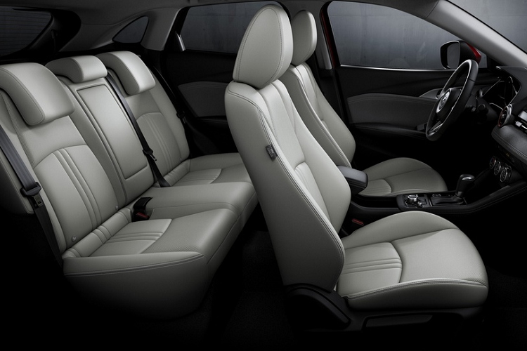 Hệ thống an toàn tiêu chuẩn trên xe gồm có gói an toàn i-Activsense, hỗ trợ phanh thông minh trong thành phố (Advanced Smart City Brake Support), cảnh báo chệch làn đường, cảnh báo điểm mù, cảnh báo va chạm...