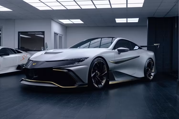 Với số lượng sản xuất cực hạn chế và hàng núi công việc phải thực hiện để chế tạo từng chiếc xe, không bất ngờ khi giá siêu xe Naran bán ra từ khoảng 1.136.950 USD đối với bản tiêu chuẩn, và sẽ tăng cao hơn nữa khi cộng thêm các tùy chọn bổ sung. Hiện tại, Naran đang có kế hoạch bắt đầu thử nghiệm thực tế vào tháng 3 năm 2021, và theo công ty, chiếc xe đầu tiên sẽ được giao cho khách hàng vào năm 2022.