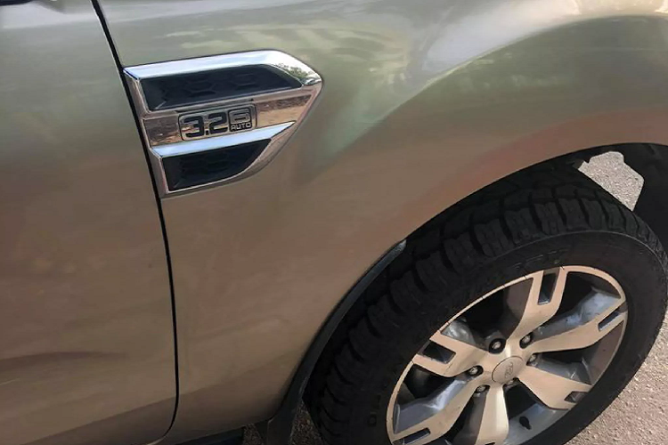 Khung gầm rời linh hoạt, khoảng sáng gầm xe 225mm cao ráo cho khả năng lội nước 800mm... Nhờ đó, không chỉ mạnh mẽ, Everest 3.2L còn có độ “lỳ lợm” để đi off road.