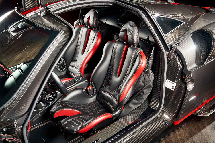 Chiếc siêu xe đắt đỏ này hiện thuộc sở hữu của nhà sưu tập siêu xe dan_am_i. Chiếc xe hiện được đăng bán trên trang web iLusso, một đại lý chuyên bán siêu xe do chính chủ nhân chiếc siêu xe làm chủ.