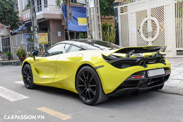 Hiện chưa rõ mức giá xe McLaren 720S mà người chơi xe tại Sài Gòn đã phải bỏ ra. Được biết, một chiếc McLaren 720S sẽ có giá bán rơi vào khoảng hơn 20 tỷ đồng, trong khi đó, biến thể mui trần Spider được các doanh nghiệp nhập khẩu tư nhân chào bán với mức giá hơn 25 tỉ Đồng.