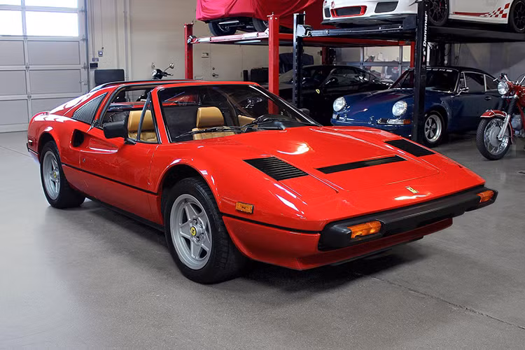 Maggiore cho biết họ vẫn giữ nguyên một số chi tiết thời xưa như lưới tản nhiệt, tấm chắn bùn phía trước, cửa hút gió và hình dạng nội thất. Ferrari 308M sẽ được sản xuất cực giới hạn, với mỗi chiếc mang những chi tiết cụ thể theo yêu của khách hàng. Maggiore không chia sẻ chi phí cụ thể cho mỗi dự án là bao nhiêu, nhưng nói rằng giá xe Ferrari 308M phục chế đầu tiên khoảng 500.000 euro (tương đương 13,5 tỷ đồng).