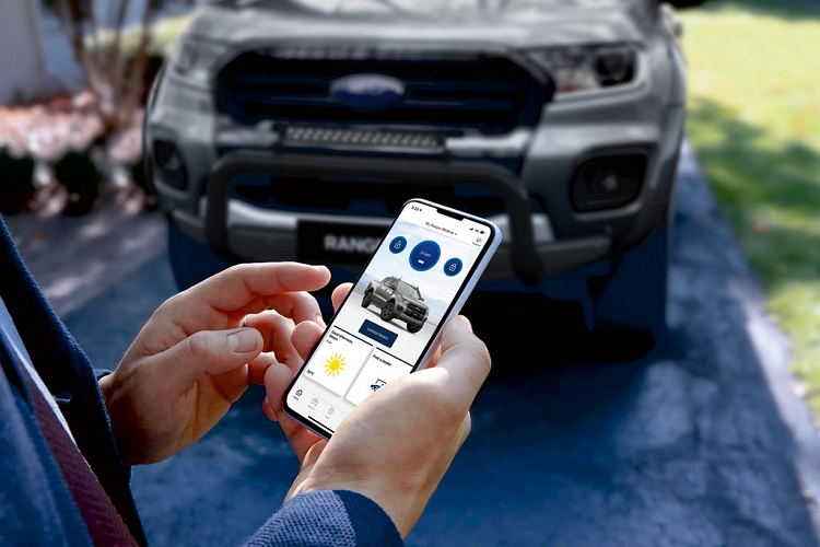 Ứng dụng FordPass Connect là trang bị tiêu chuẩn trên tất cả phiên bản Ranger 2020. Ứng dụng này cho phép điều khiển từ xa các chức năng của xe như khởi động, khóa cửa... Chủ xe cũng có thể kiểm tra được các thông tin về lượng nhiên liệu còn lại, áp suất lốp, tình trạng dầu động cơ... qua điện thoại thông minh.