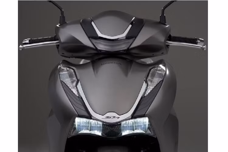 Trang bị động cơ 330cc mới giúp Honda SH sản sinh công suất 29 mã lực tại tua máy 7.500 vòng/phút và mômen xoắn cực đại 32 Nm tại tua máy 5.250 vòng/phút, tăng lên đáng kể so với hiệu năng động cơ xe Forza 350.