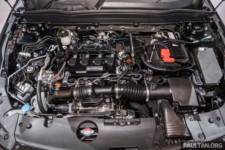 Tại Malaysia, Honda Accord 2020 chỉ có một phiên bản duy nhất. Xe sử dụng động cơ tăng áp VTEC 1.5L tương tự Civic và CR-V nhưng được tinh chỉnh để cho ra sức mạnh và mô-men xoắn lớn hơn.