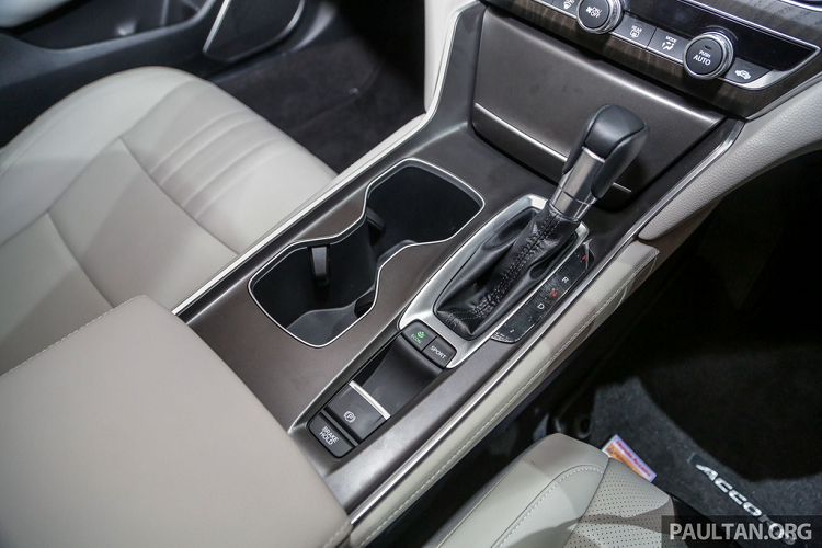 Mẫu sedan đạt chuẩn 5 sao của ASEAN NCAP với các công nghệ như hệ thống cân bằng điện tử, hỗ trợ khởi hành ngang dốc, kiểm soát lực kéo, hỗ trợ quan sát làn đường, cảnh báo chống buồn ngủ, cảnh báo áp suất lốp.