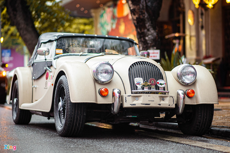 Giá bán của Morgan Plus 4 tại thị trường Anh quốc ở mức trên 30.000 bảng Anh, tương đương 40.000 USD.