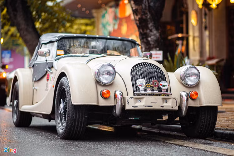 Giá bán của Morgan Plus 4 tại thị trường Anh quốc ở mức trên 30.000 bảng Anh, tương đương 40.000 USD.