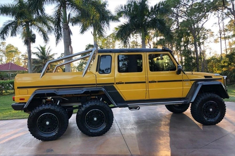 Chỉ có khoảng 100 chiếc xe SUV Mercedes-Benz G63 AMG 6x6 tiêu chuẩn đã được sản xuất từ năm 2013 đến năm 2015. SUV hạng sang chuyên off-road đầu tiên có mặt tại Việt Nam được nhập trực tiếp từ Mỹ, thời điểm mới ra mắt xe có giá bán khoảng 1,3 triệu đô la (tương đương 30,2 tỷ đồng). Lúc rao bán, xe đã chạy được quãng đường dài 10.723 miles, tương đương 17.256 km.