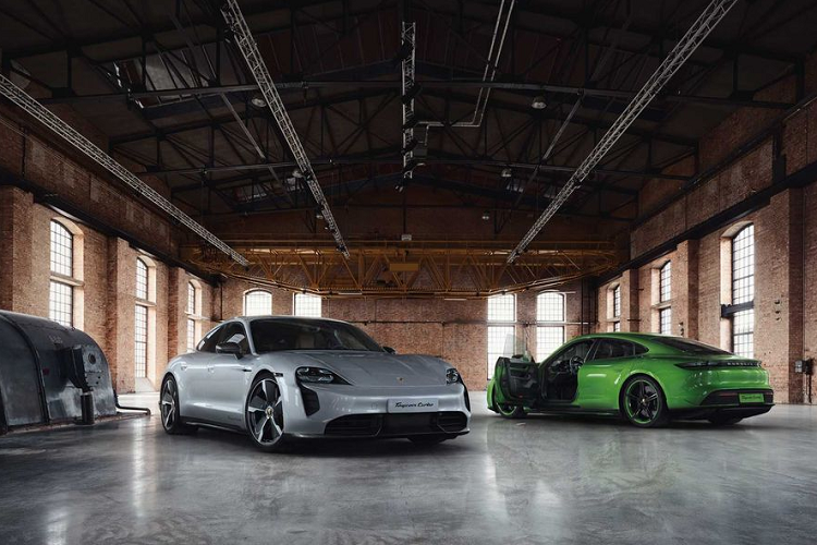 Với việc công bố các tùy chọn cá nhân hóa cho siêu xe điện Porsche Taycan, hãng cũng tiết lộ đã và đang triển khai kế hoạch mở rộng bộ phận Exclusive Manufaktur để đáp ứng nhu cầu ngày một gia tăng từ phía khách hàng. Ngoài ra, không gian nhà máy tại Zuffenhausen cũng đã được mở rộng thêm 1/3 với 4 khu vực sản xuất hiện đại được bổ sung.