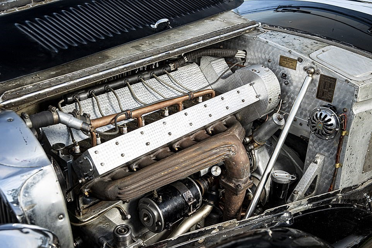 Chiếc 57S giá trị có trang bị một động cơ Bugatti dung tích 3.3 lít và vẫn còn nguyên thân vỏ được làm bởi Corsica Coachworks. Khung gầm xe là loại được sản xuất cho ba chiếc xe đua thể thao Bugatti Type 57G “Tank”, với đơn vị bán đấu giá nói rằng 1 trong 2 khung gầm thất lạc đã được tái sử dụng cho chiếc xe này. Chỉ có 42 chiếc 57S từng được chế tạo trên đời, nhưng chiếc cụ thể ở đây trở nên đặc biệt hơn cả vì lý do đó.