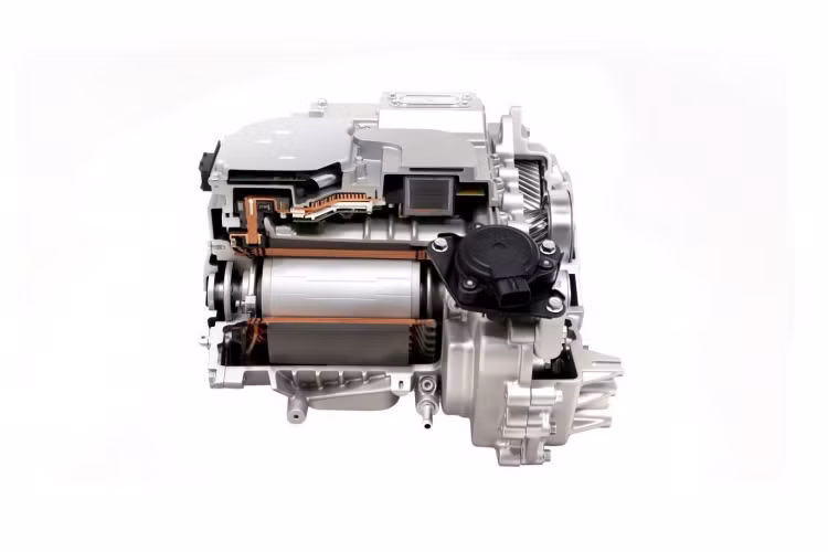 Hệ dẫn động tất cả các bánh bao gồm bộ ngắt kết nối truyền động EV có thể điều khiển kết nối giữa động cơ điện với bánh trước, và chuyển đổi giữa chế độ dẫn động cầu sau và dẫn động 4 bánh để nâng cao hiệu quả và mang lại mức hiệu suất lý tưởng tùy thuộc vào điều kiện lái xe.