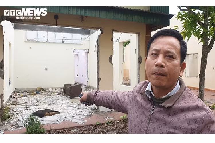 Cũng theo ông Nhàn, sáng 4/10/2017, công nhân vẫn tới công ty làm việc nhưng có 4 đàn em của Đường "Nhuệ" nằm tại công ty, đuổi không cho thợ vào. Bản thân ông Nhàn đi lấy vật liệu về tới nơi cũng bị chặn và bị những kẻ kia chửi bới, đuổi ra ngoài. Từ đó Công ty TNHH Lâm Quyết dừng hoạt động.