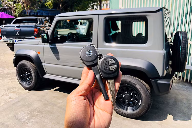 Xe sử dụng động cơ Xăng 4cyl dung tích 1.5L (N/A; K15B) cho công suất tối đa 100 mã lực tại 6.000 v/p và mô-men xoắn cực đại 128Nm có được từ 4.400 v/p.