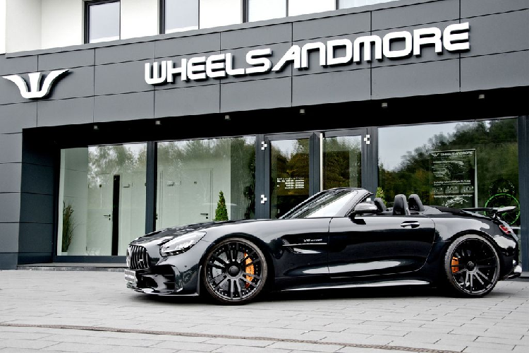 Wheelsandmore mới đây đã giới thiệu gói nâng cấp mới cho chiếc xe thể thao Mercedes-AMG GT R Roadster độ động cơ thuộc hàng "cực khủng". Đầu tiên, nhà độ này đã phát triển 3 gói nâng cấp khác nhau.