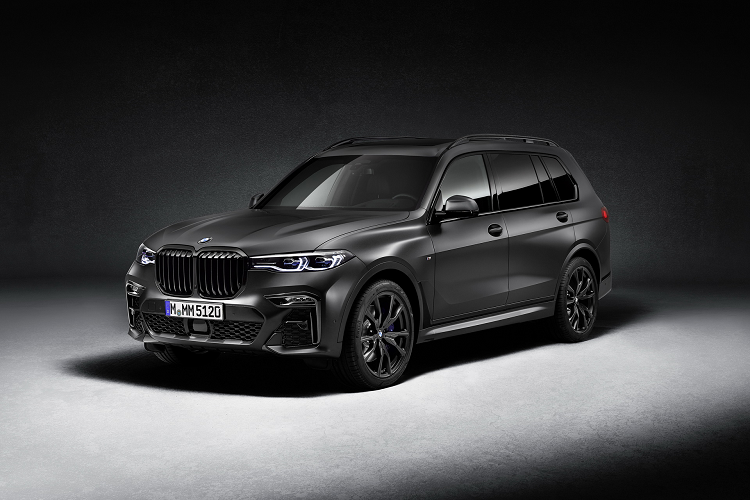 Được sản xuất giới hạn trong 500 chiếc, BMW X7 Dark Shadow Edition mới bao gồm hai phiên bản xDrive30d M Sport và M50i.