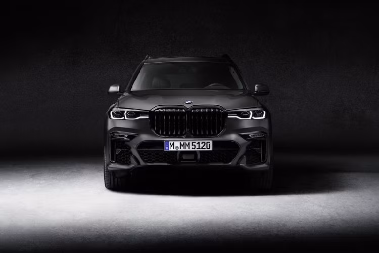Trong đó, những chiếc BMW X7 xDrive30d M Sport được trang bị động cơ dầu diesel tăng áp 3.0L 6 xi-lanh thẳng hàng cho công suất 261 mã lực và mô-men xoắn 620 Nm. Mức giá xe BMW X7 2021 mới bản này có giá từ 188.900 đô la Úc (khoảng 3,2 tỷ đồng).