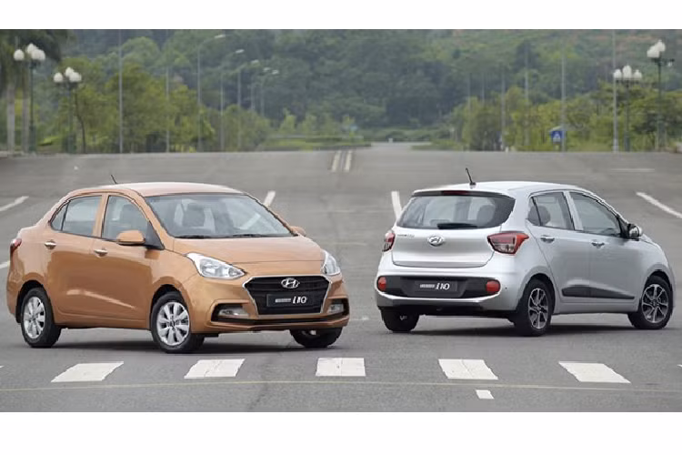  4. Hyundai Grand i10: 1.759 xe Chính sách giảm giá kích cầu của các đại lý Hyundai trong tháng 10./2020 góp phần giúp doanh số của Grand i10 tăng trưởng, đạt 1.759 xe, nhiều hơn 446 xe so với tháng 9/2020. Doanh số cộng dồn từ đầu năm của Hyundai Grand i10 là 11.860 xe.