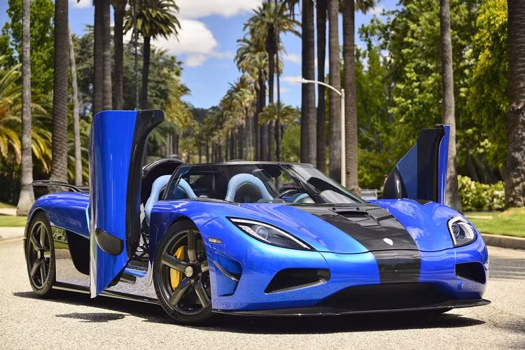 Chính vì lí do trên mà hầu hết các đơn đặt hàng Koenigsegg Agera S hàng hiếm đều đến từ khu vực Châu Á. Theo một số thông tin, 3/5 chiếc được đưa về các quốc gia châu Á như Malaysia, Đài Loan, Singapore. Có một chiếc được bàn giao cho chủ nhân tại New Zealand. Tuy nhiên, cả 4 chiếc này đều có một điểm chung đó chính là chúng đều là phiên bản tay lái nghịch.