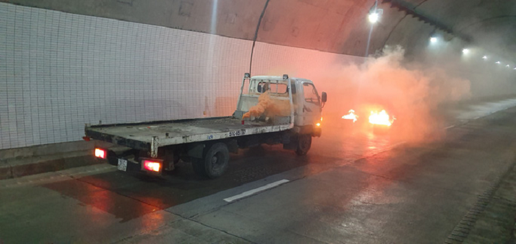 Xu ly tinh huong chay xe trong ham Deo Ca trong vong 15 phut-Hinh-2