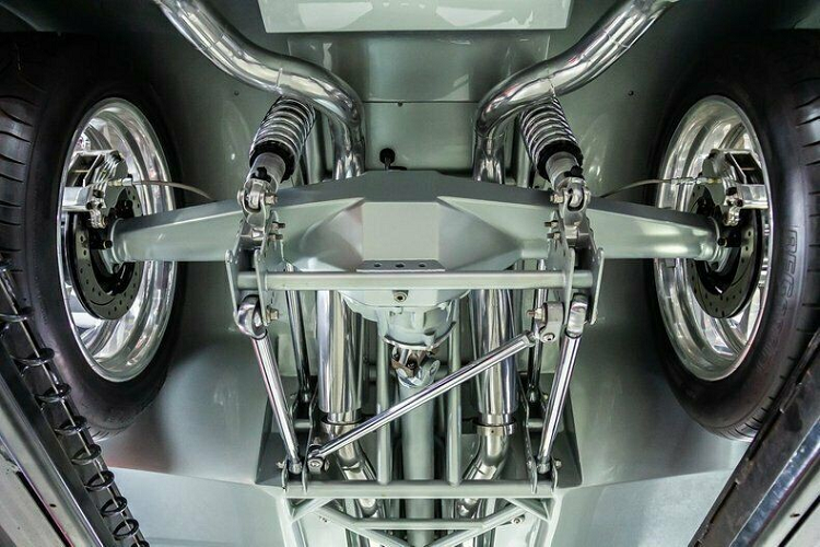 Một điểm đáng nói về chiếc Chevrolet Corvette hàng hiếm này là nó từng chiến thắng vài giải thưởng uy tín. Ví du, nó đã tham gia triển lãm xe độ SEMA 2016 và Battle for the Builders, và nó cũng là người chiến thắng của Chicago World of Wheels 2016.