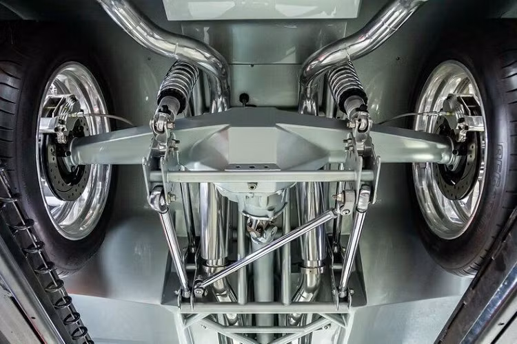 Một điểm đáng nói về chiếc Chevrolet Corvette hàng hiếm này là nó từng chiến thắng vài giải thưởng uy tín. Ví du, nó đã tham gia triển lãm xe độ SEMA 2016 và Battle for the Builders, và nó cũng là người chiến thắng của Chicago World of Wheels 2016.