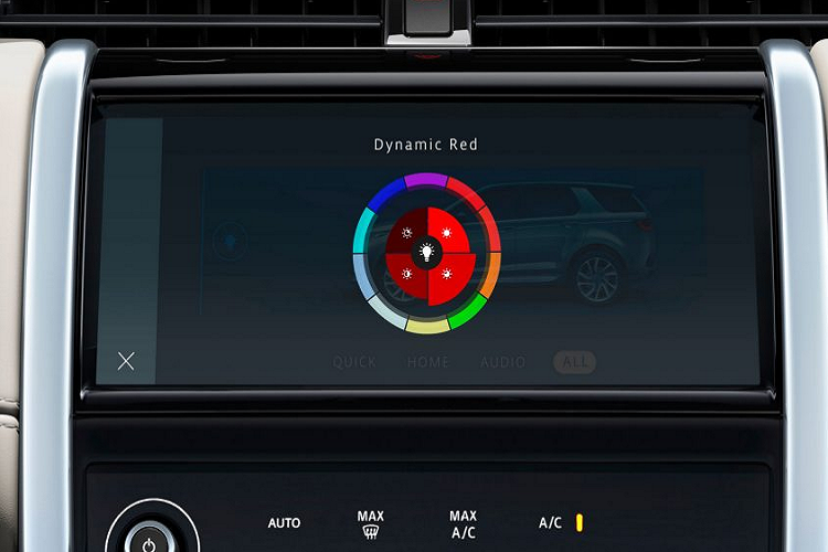 Land Rover Discovery Sport 2021 sẽ sở hữu cho mình phiên bản đặc biệt Black Edition, được xây dựng trên cấu hình R-Dynamic S. Bản đặc biệt này sẽ được bán ra với năm màu sơn ngoại thất gồm: Namib Orange, Carpathian Grey, Firenze Red, Yulong White và màu sơn Hakuba Silver hoàn toàn mới.