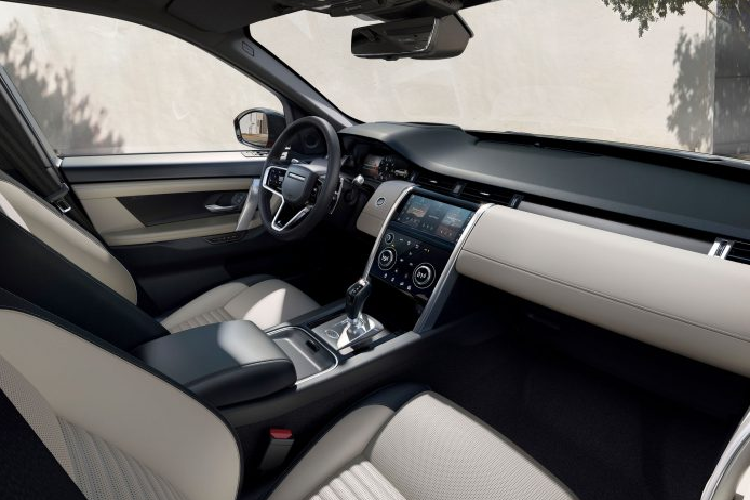 Phiên bản này sẽ được trang bị động cơ bốn xi-lanh, dung tích 2.0 lít tăng áp, có thể tạo ra công suất cực đại 286 mã lực và mô-men xoắn tối đa 400 Nm.