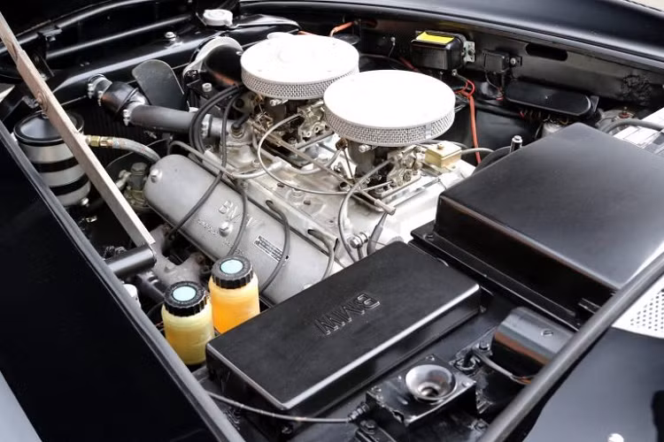 Xe sở hữu phần thân xe được làm hoàn toàn bằng nhôm và mỗi chiếc đều được chế tạo theo những yêu cầu khác nhau, không hề giống nhau.