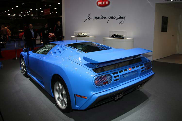 Một nhóm các chuyên gia sẽ đảm trách việc này. Họ sẽ làm những công đoạn đoạn xác thực bằng cách nghiên cứu những tài liệu lịch sử của xe, những lần đăng kiểm, đổi chủ và cả việc so sánh số liệu trên những chi tiết của mẫu xe đó.