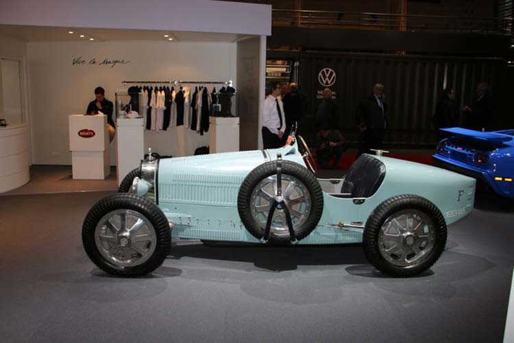 Những người đã tham gia vào chương trình này từ tháng 9 năm ngoái và sẽ là người mà các khách hàng của những chiếc xe Bugatti cổ điển sẽ liên hệ khi muốn hãng cấp giấy chứng nhận cho chiếc xe của mình.