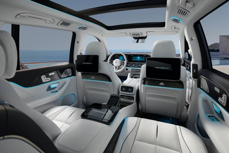 Đó là còn chưa kể những trang bị "truyền thống" khác của Mercedes như hệ thống âm thanh vòm Burmester 3D và hai màn hình 12,3 inch.