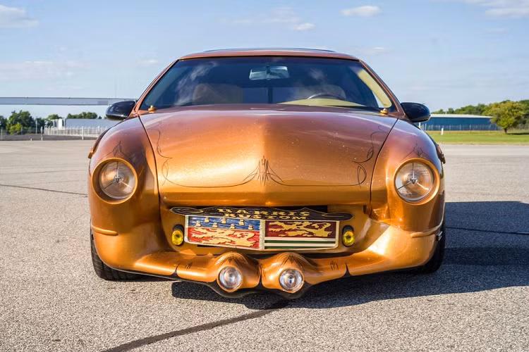 Cougar Woodie 2050 sẽ được bán đấu giá tại sự kiện RM Sotheby's Auburn Fall diễn ra từ ngày 3 – 5 tháng 9 tới, và giá xe Cougar Woodie dự tính khoảng 25.000 – 35.000 USD.