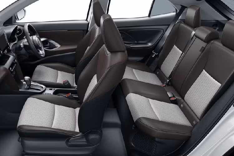 Gói công nghệ an toàn Toyota Safety Sense cũng là trang bị tiêu chuẩn của Yaris Cross tại thị trường Nhật Bản. Toyota Safety Sense gồm các công nghệ kiểm soát hành trình bằng radar ở mọi dải tốc độ, hỗ trợ giữ làn đường và hệ thống đèn pha thích ứng.