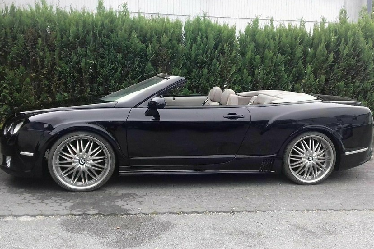 Chiếc xe đã chạy được khoảng 96.600 km và hiện đang được rao bán trên trang Mobile. Giá xe Bentley Continental GTC nhái này là 17.950 euro (hơn 460 triệu đồng). Đó đương nhiên là một cái giá rẻ hơn nhiều lần so với một chiếc Bentley Continental GTC thật khi ngay cả những chiếc đời 2008 giờ đây cũng có giá khoảng 50.000 USD.