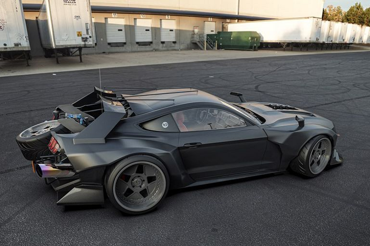 Về thiết kế ngoại thất, chiếc xe được mô phỏng với một loạt các chi tiết hầm hố, góc cạnh, đúng chất những bộ giáp chiến đấu trên phim ảnh.