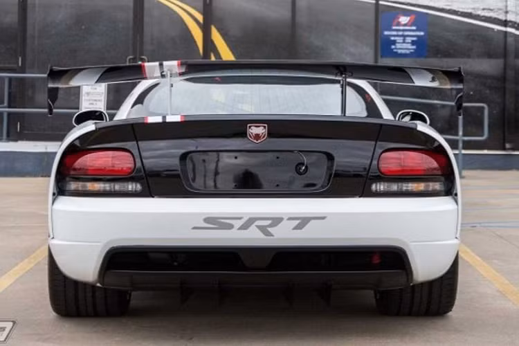 Hiện tại, BJ Viper đang rao bán chiếc Viper đặc biệt này với giá 159.000 USD. Cùng với đó là nhiều phiên bản giới hạn khác của Dodge Viper.