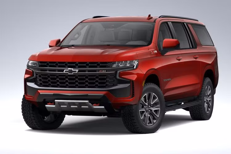 Giá xe Chevrolet Suburban Z71 mới bán ra khởi điểm từ 63.195 USD (khoảng 1,474 tỷ đồng), và tăng lên gần 70.000 USD (khoảng 1,633 tỷ đồng) khi khách hàng chọn bản động cơ V8 6.2L và gói tùy chọn Z71 Signature.