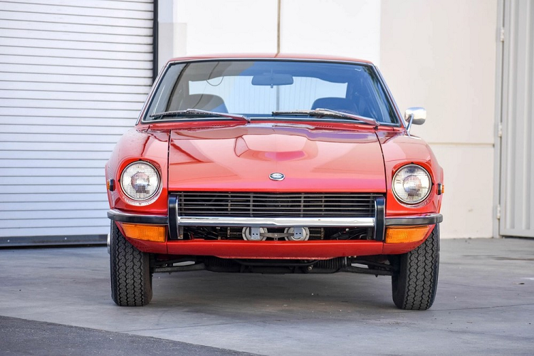 Vốn được chuyển tới thành phố Los Angeles, chiếc Datsun 240Z đời 1971 đã được trưng bày tại Malamut Auto Museum sau năm 2002, khi chủ nhân đầu tiên qua đời, và rồi nó được mua lại bởi người chủ hiện tại từ một bộ sưu tập cách đây 3 năm.
