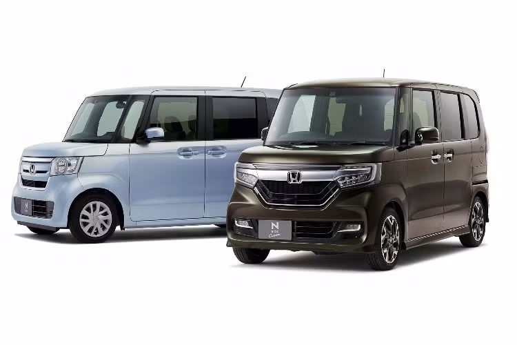 Theo đó, những chiếc xe bán chạy nhất Nhật Bản lại là những chiếc Kei car nhỏ bé, vuông vức. Trong năm 2019, chiếc xe bán chạy nhất Nhật không phải là Corolla hay Civic, mà là Honda N-Box với doanh số 253.000 chiếc.