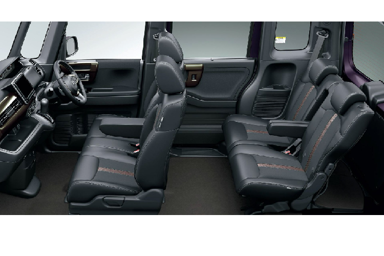 Với số tiền chưa đến 500 triệu đồng, những chiếc N-Box này đều được sở hữu hệ dẫn động 4 bánh 4WD.