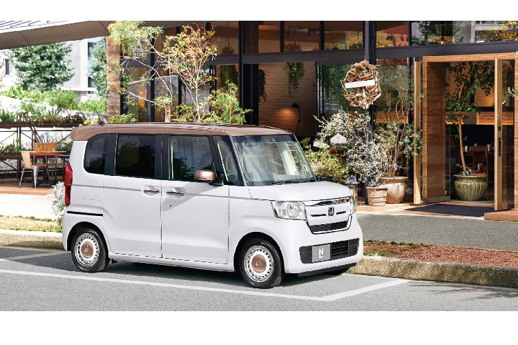 Nhật Bản là một trong những quốc gia mạnh trong ngành công nghiệp ôtô. Tuy nhiên, dù có thể tạo ra những mẫu xe thể thao, những chiếc siêu xe hay những chiếc MPV khổng lồ xa xỉ... nhưng tại thị trường nội địa, những hãng xe Nhật lại chỉ trung thành với những chiếc xe Kei car Honda N-Box, vì mẫu xe khác không có "đất sống".