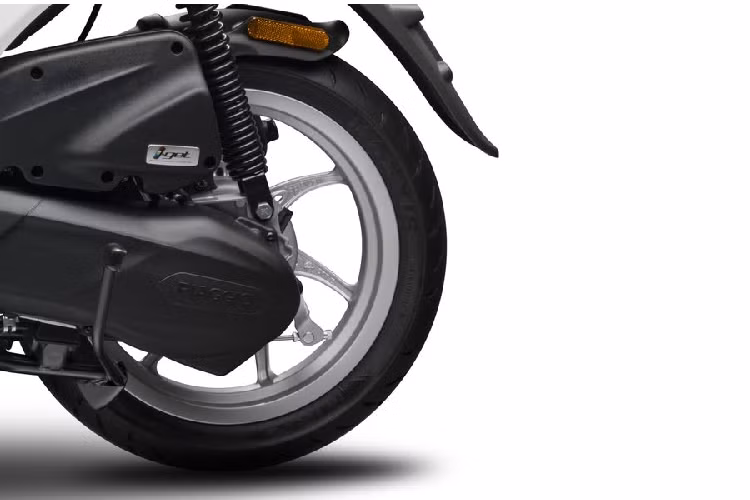 "Chúng tôi rất vui mừng được ra mắt Liberty 50cc mới là mẫu xe trang bị động cơ 50cc đầu tiên của tập đoàn Piaggio tại Việt Nam. Trong suốt chiều dài lịch sử phát triển, Tập đoàn Piaggio đã đóng vai trò tiên phong dẫn đầu châu Âu trong phân khúc xe tay ga động cơ 50cc." Ông Mickeal Orain, Giám đốc phụ trách thị trường Việt Nam của Piaggio chia sẻ .