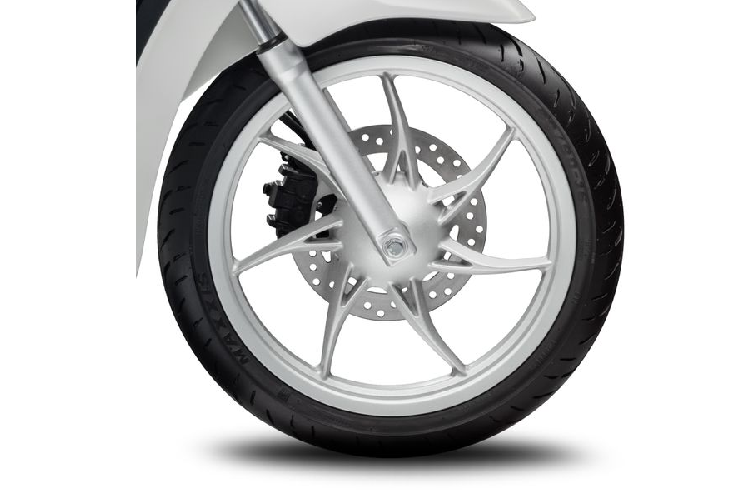 Liberty 50cc được trang bị động cơ iGet 3 van, phun xăng điện tử. Động cơ iGet đáp ứng tiêu chuẩn khí thải EURO 4 châu Âu, dù tiêu chuẩn khí thải cho động cơ 50cc tại Việt Nam chỉ là EU2. Động cơ 50cc tích hợp công nghệ phun xăng điện tử và hệ thống phối khí 3 van (2 ống hút, 1 ống xả), được thiết kế để tối ưu hóa hiệu suất và giảm mức tiêu thụ nhiên liệu.