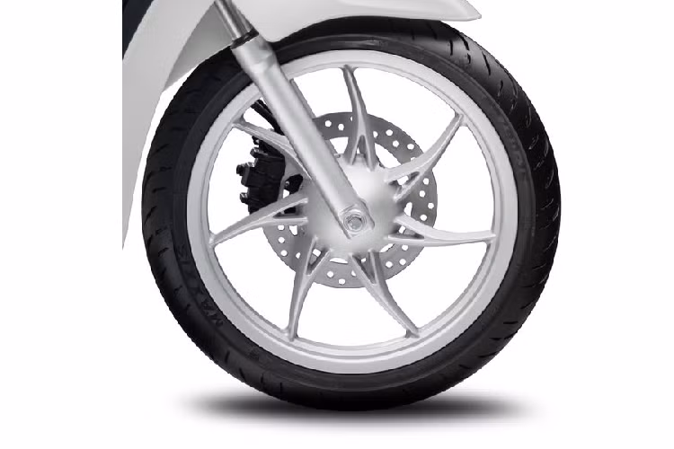 Liberty 50cc được trang bị động cơ iGet 3 van, phun xăng điện tử. Động cơ iGet đáp ứng tiêu chuẩn khí thải EURO 4 châu Âu, dù tiêu chuẩn khí thải cho động cơ 50cc tại Việt Nam chỉ là EU2. Động cơ 50cc tích hợp công nghệ phun xăng điện tử và hệ thống phối khí 3 van (2 ống hút, 1 ống xả), được thiết kế để tối ưu hóa hiệu suất và giảm mức tiêu thụ nhiên liệu.