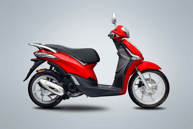Danh mục sản phẩm của Piaggio sở hữu hơn 15 mẫu xe động cơ 50cc với không dưới 25 phiên bản khác nhau đến từ các thương hiệu Piaggio, Vespa, Gilera, Aprilia, Derbi và Scarabeo.