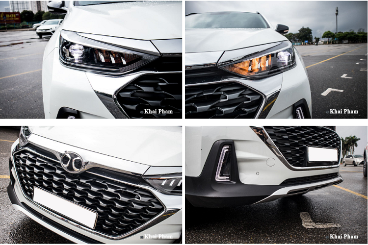 Baic X55 2020 nổi bật nhờ phần đầu cụm đèn trước sử dụng công nghệ LED toàn phần với đèn pha có thể điều chỉnh góc đánh lái và bật/tắt tự động. Trong khi đó, dải đèn định vị ban ngày thiết kế dạng móng vuốt sư tử khá hấp dẫn kèm dải crom to bản. Nhìn xuống dưới, mặt ca-lăng trên mẫu CUV này được tạo hình vân nổi khối ấn tượng với phần viền mạ crom. Ngoài ra, cụm đèn sương mù LED trên xe còn tạo thành hốc gió giúp phần đầu xe dữ dằn hơn.