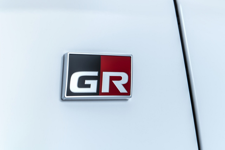 Động cơ này sẽ có công suất 257 mã lực và momen xoắn cực đại 360Nm. Phiên bản tại Nhật Bản mạnh mẽ hơn với công suất 268 mã lực và momen xoắn 370Nm.