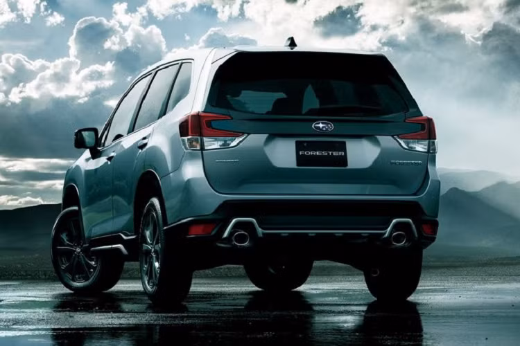  Giá xe Subaru Forester Sport 2021 tại thị trường Nhật Bản khởi điểm từ 3,289 triệu Yên (khoảng 729 triệu đồng). Tại Việt Nam, giá xe Subaru Forester hiện được nhập khẩu nguyên chiếc từ Thái Lan từ 1,128 - 1,288 tỷ đồng.